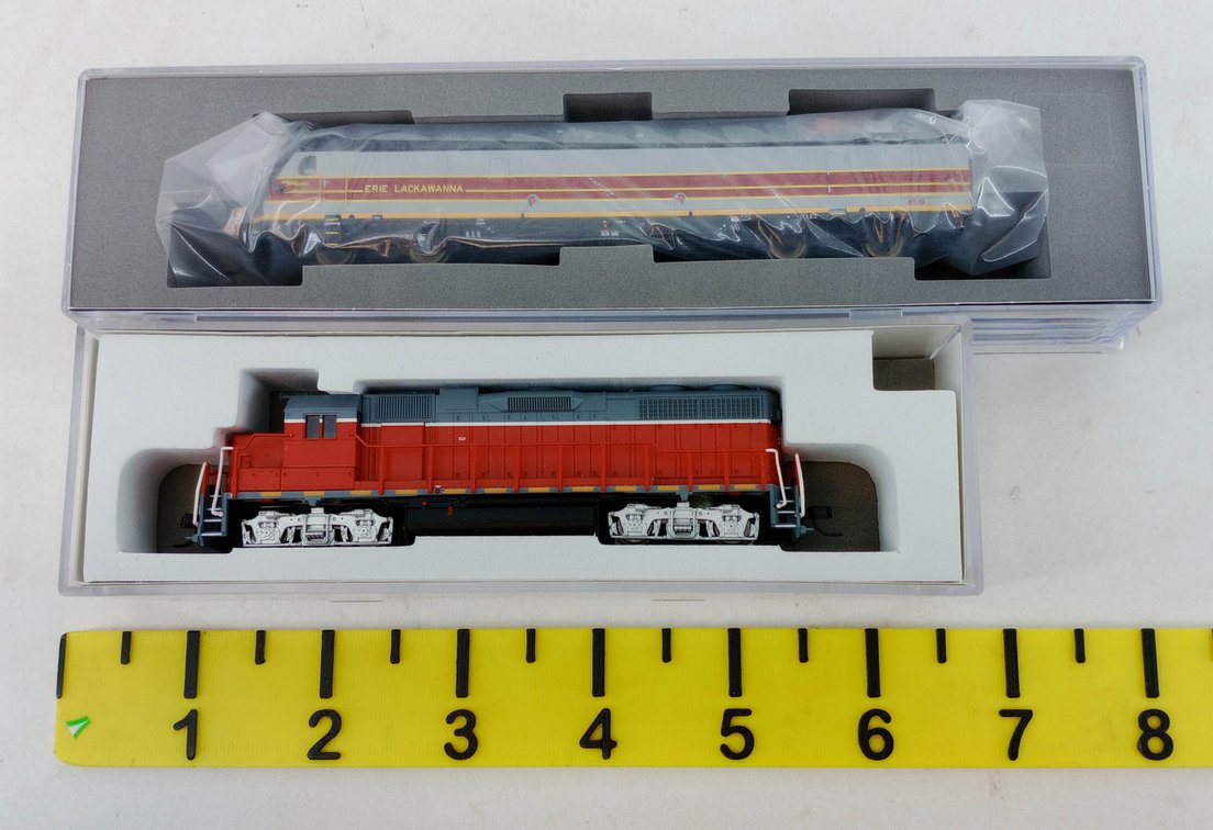 2 N SCALE LOCOMOTIVES RAIL AMERICA GP-38 40 002 756 & NJ TRANSIT ALP-45DP 40 004 858, 2 OBS  INV 263332047
