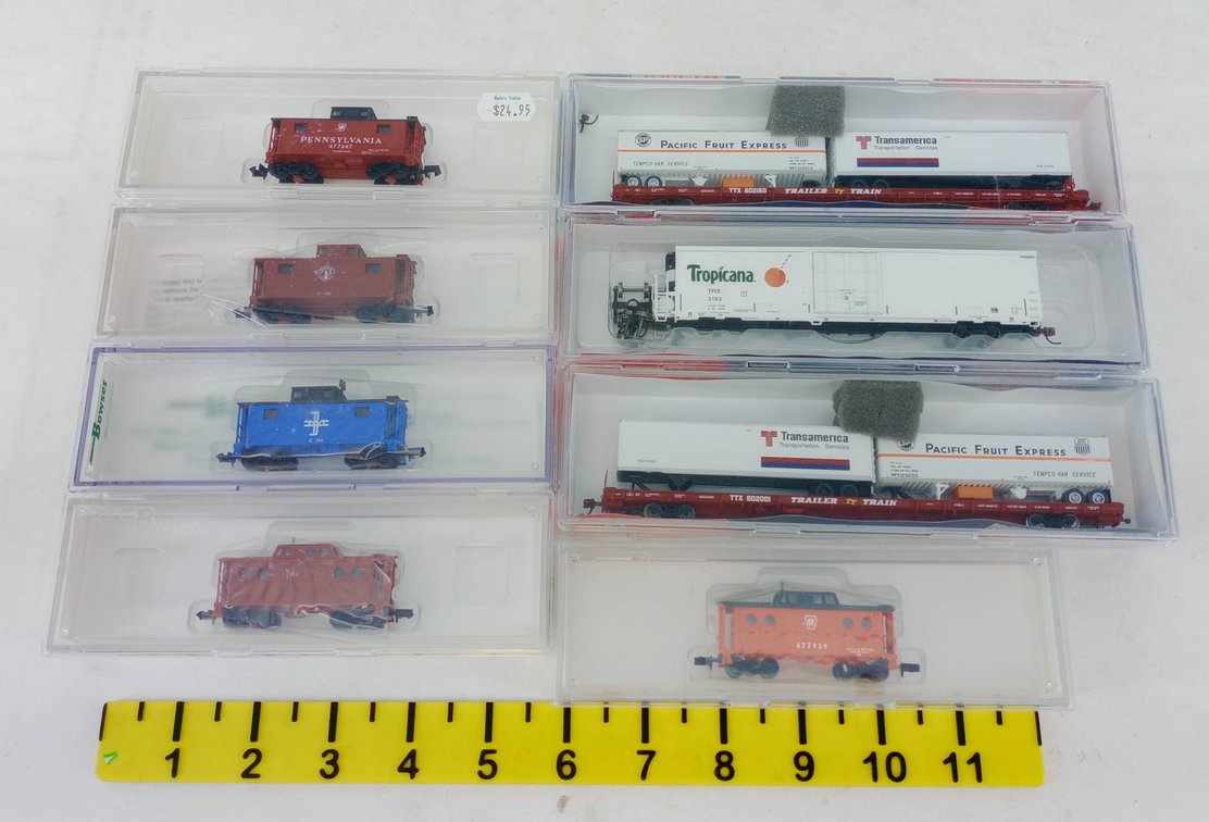 ASSORTED BOWSER & BLMA N SCALE CABOOSES, FLAT CARS & REEFER, 8 OBS  INV 263332069