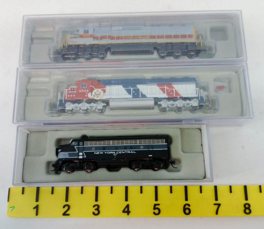 3 N SCALE LOCOMOTIVES NYC F7A, ATSF BICENTENNIAL & ERIE LACKAWANNA SD45-2, 3 OBS  INV 263332081