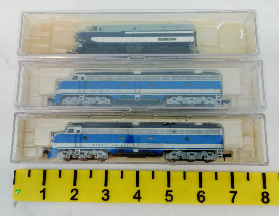 3 LIFE-LIKE N SCALE DIESEL LOCOMOTIVES ANN ARBOR FA2 & 2 E8 DEMONSTRATOR, 3 OBS  INV 263332084