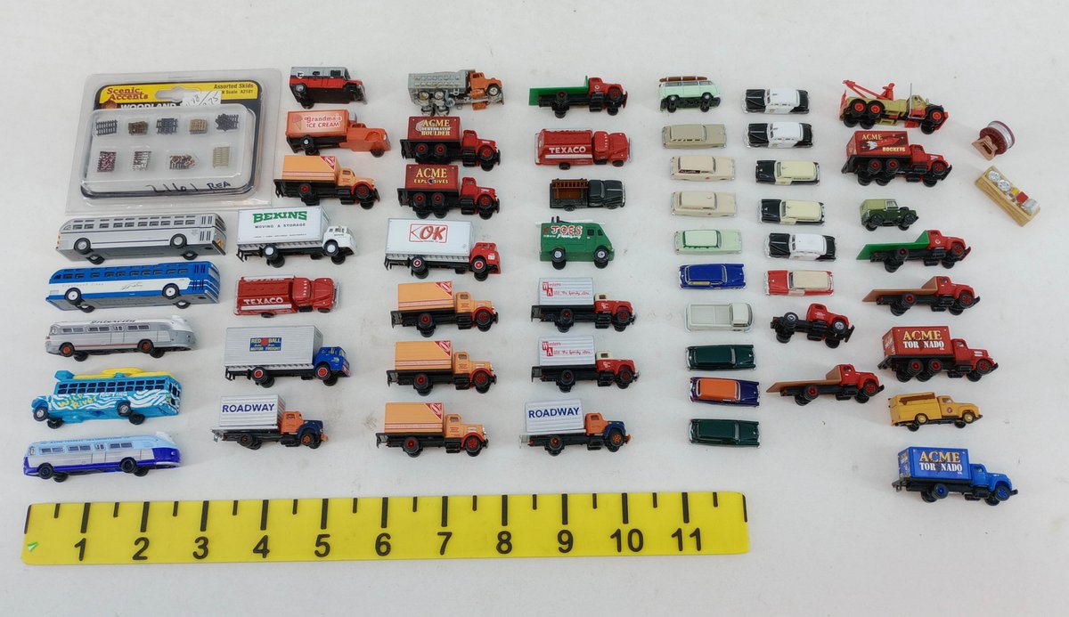 ASSORTED N SCALE TRUCKS, BUSES & CARS INCL ACME, TEXACO, ROADWAY, WOODLAND SCENIC ACCENTS SKIDS PACK  INV 263332093