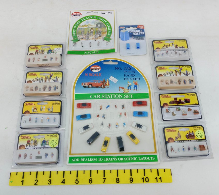 ASSORTED WOODLAND SCENICS & MODEL POWER N SCALE FIGURES, CARS & PORTABLE TOILETS OBS  INV 263332104