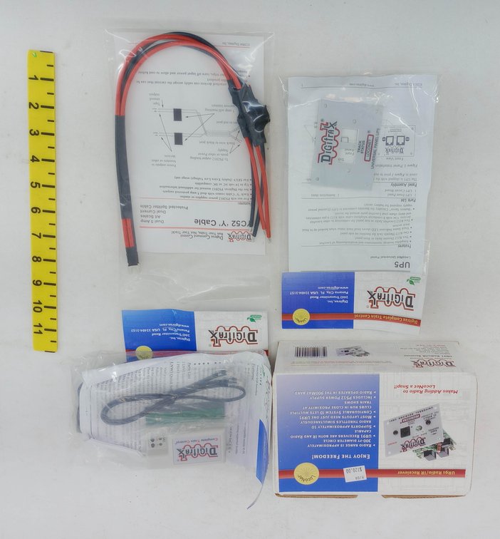 4 DIGITRAX UR91 RADIO/IR RECEIVER, UP5 PANEL, LNWI, PSC52 Y CABLE DCC ITEMS, SOME OBS  INV 263332113