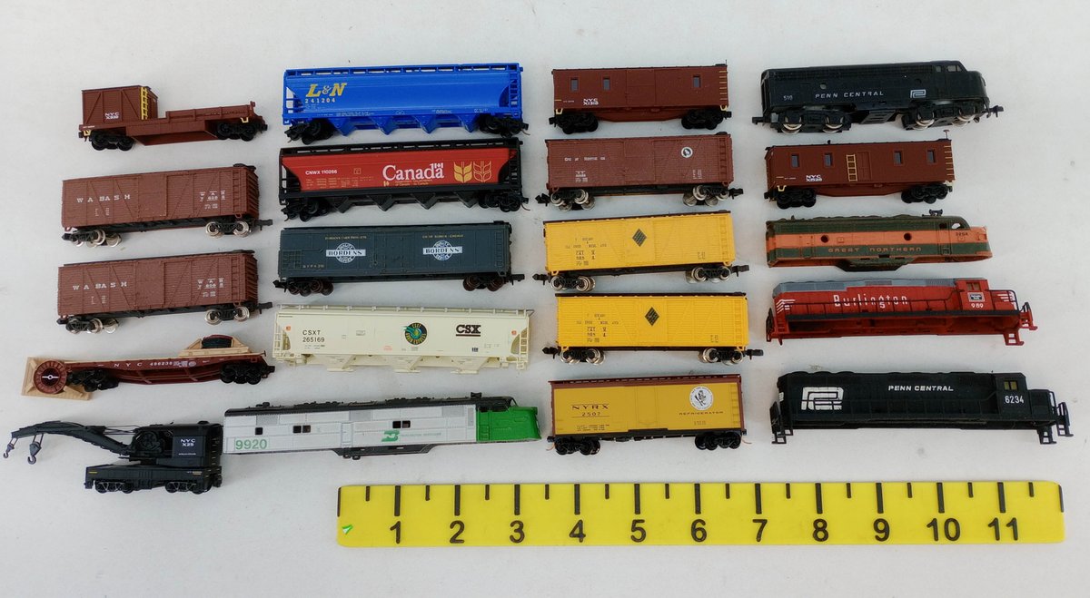 ASSORTED N GAUGE LOCOMOTIVES & FREIGHT CARS, PENN CENTRAL, NYC, WABASH, CSX, BURLINGTON  INV 263332110