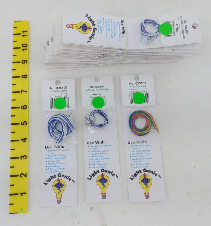 ASSORTED LIGHT GENIE LED & CONNECTOR LEAD PACKS 3-PIN 4-PIN & AMBER SURFACE MOUNTED LED CARDED  INV 263332123