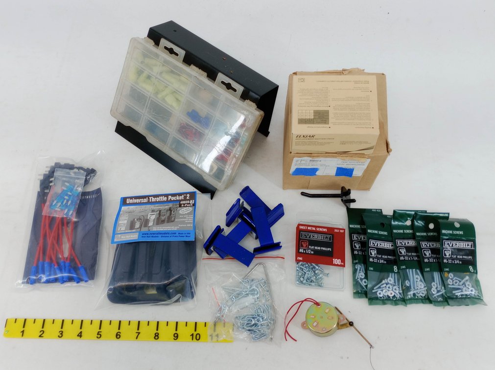 ASSORTED HARDWARE EVERBILT SCREWS NEW RAIL MODELS THROTTLE POCKETS WIRE CONNECTORS PEGBOARD HOOKS & MORE SOME OBS  INV 263332122