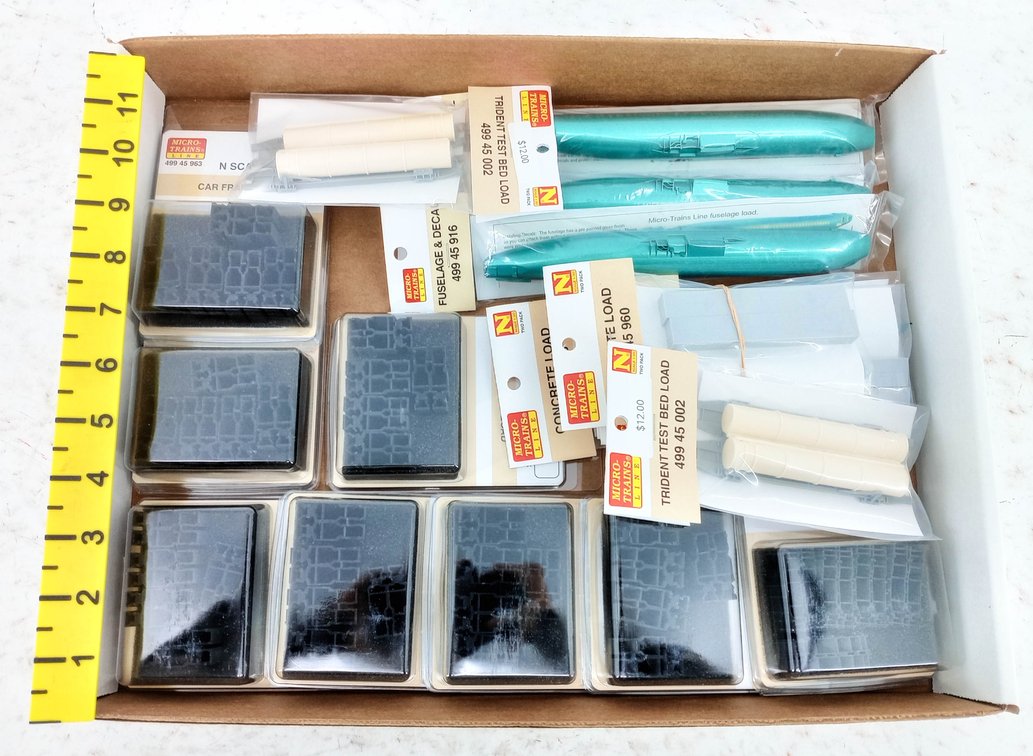 ASSORTED MICRO-TRAINS N SCALE FLATCAR LOADS, FUSELAGES, CAR FRAMES NNC  INV 263332132