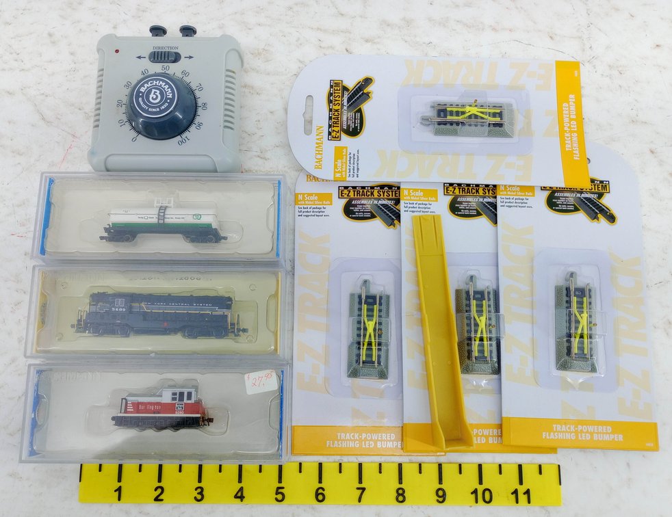 BACHMANN N SCALE NYC & BURLINGTON LOCOMOTIVES, TANK CAR, CONTROLLER & 3 E-Z TRACK BUMPERS  INV 263332131