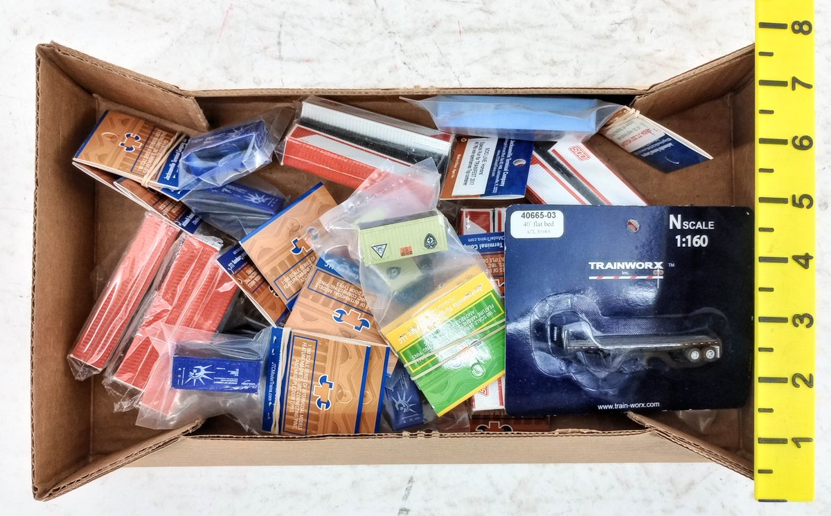 ASSORTED N SCALE JTC & TRAINWORX 40FT INTERMODAL CONTAINERS & FLAT BED  INV 263332165