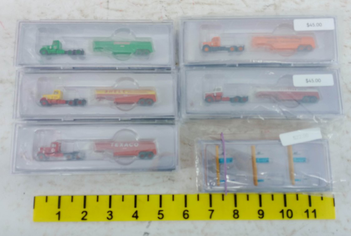 5 JTC N SCALE PETERBILT TANKER TRUCKS & 1 KIOSK SET, 6 OBS  INV 263332170