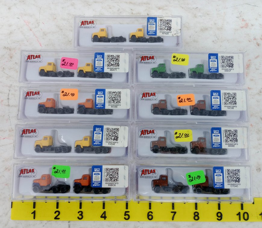 ATLAS N SCALE FORD LNT 9000 TRACTOR CABS, MIXED COLORS, 9 OBS  INV 263332177