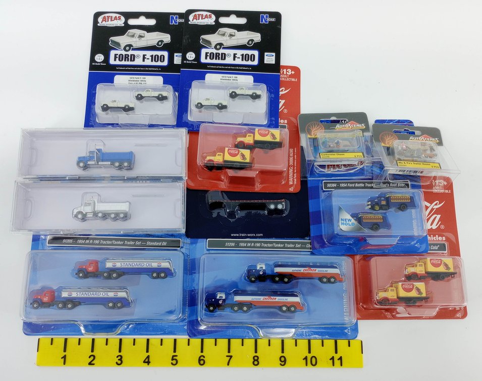 ASSORTED ATLAS & CLASSIC METAL WORKS N SCALE TRUCKS & AUTOSCENES FIGURES SOME OBS  INV 263332213