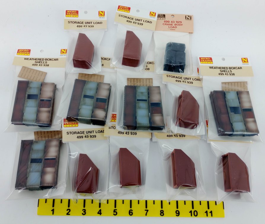 MICRO-TRAINS N SCALE 499 43 938 & 499 43 939 BOXCAR SHELLS & STORAGE UNIT LOADS, ASSORTED SEALED PACKS INV 263332246