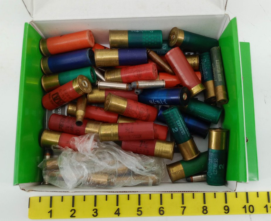 ASSORTED SHOTGUN SHELLS & AMMUNITION REMINGTON EXPRESS HIGH VELOCITY  INV 260350037