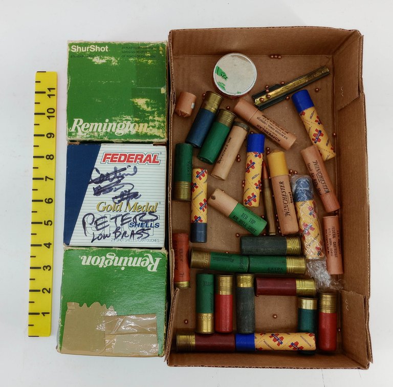 ASSORTED 12 GAUGE SHOTGUN SHELLS & AIR RIFLE SHOT REMINGTON FEDERAL WINCHESTER ELEY SOME OBS NNC  INV 260350041