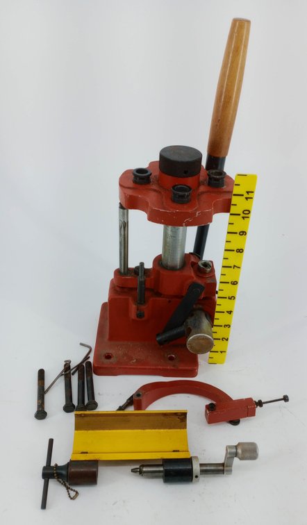 LYMAN ALL-AMERICAN TURRET RELOADING PRESS WITH CASE TRIMMER, BOLTS & ALLEN WRENCHES  INV 260350042