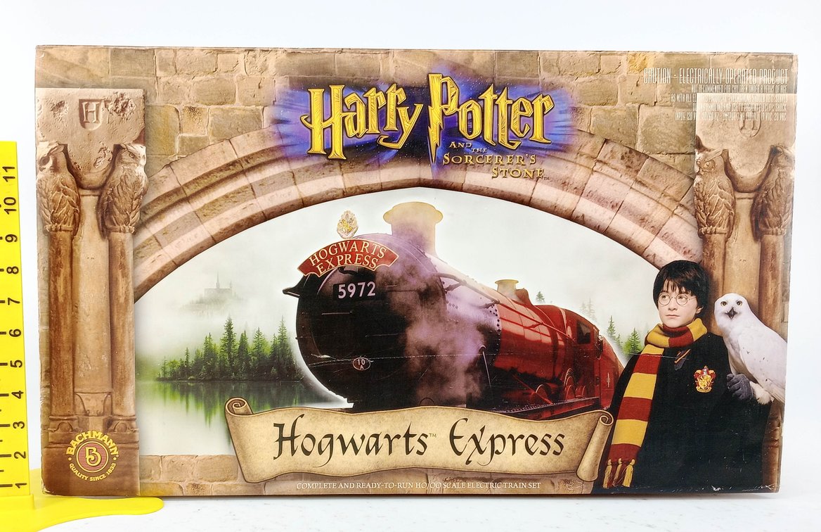 BACHMANN HARRY POTTER SORCERER'S STONE HOGWARTS EXPRESS HO/OO ELECTRIC TRAIN SET, OB  INV 260670001