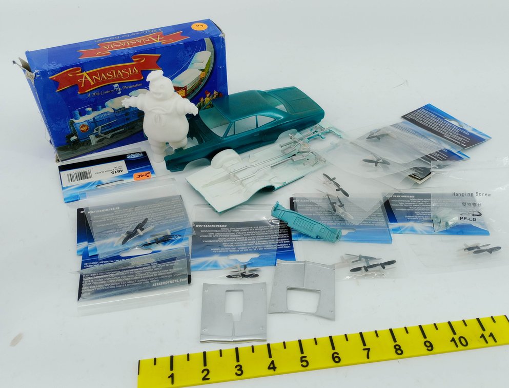 ASSORTED TOYS ANASTASIA TRAIN SET ESTES ROTOR BLADES TEAL CAR MODEL KIT BODY & STAY PUFT FIGURE NNC OB INV 263332266