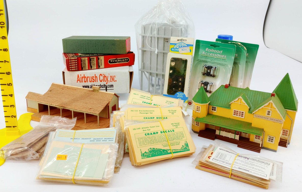 ASSORTED HO CHAMP DECALS, TRU-SCALE BUNK CAR KIT, BUILDINGS, AIRBRUSH & BACHMANN TRUCKS SOME OBS NNC  INV 260670018