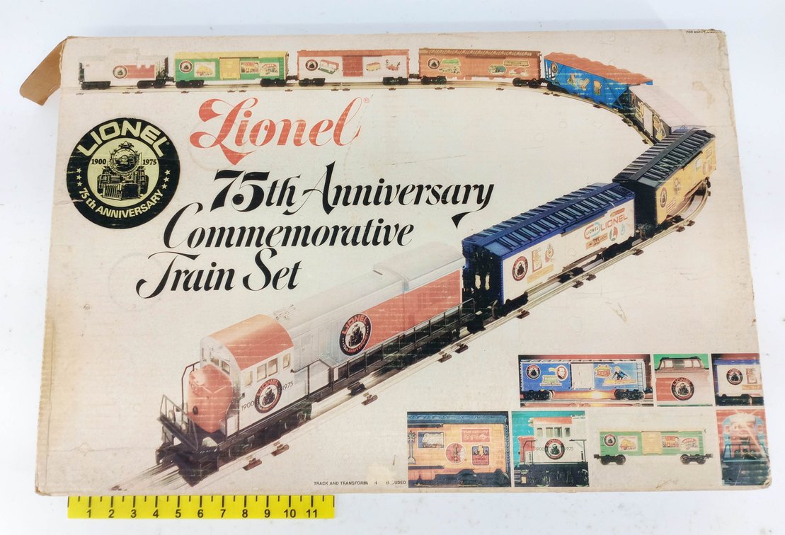 LIONEL 6-1585 O GAUGE 75TH ANNIVERSARY COMMEMORATIVE TRAIN SET: U36B DIESEL LOCO, 7 FREIGHT CARS, CABOOSE OB INV 262100022