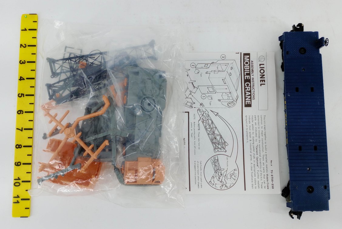 LIONEL O GAUGE C&O 9157 FLATCAR W/ MOBILE CRANE ASSEMBLY KIT, OB NNC  INV 262350014