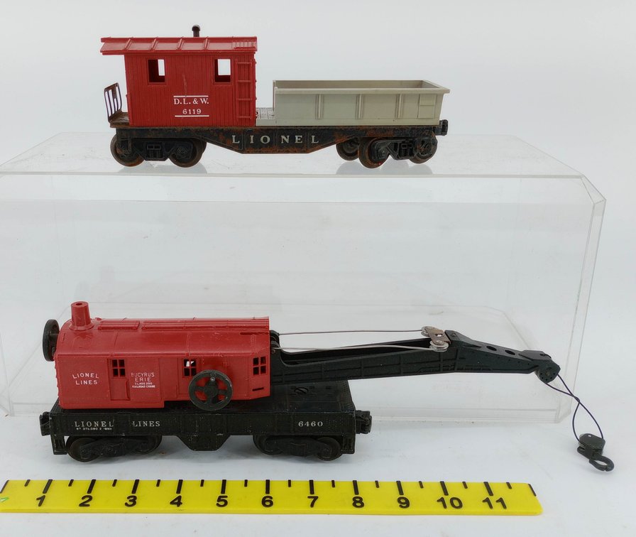 2 LIONEL O GAUGE 6119 D.L.&W. WORK CABOOSE & 6460 BUCYRUS ERIE CRANE CAR  INV 262350017