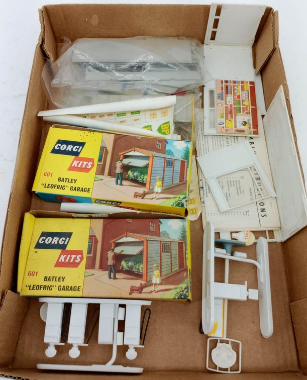 2 CORGI KITS 601 BATLEY LEOFRIC GARAGE KITS & SHELL BP SERVICE STATION ACCESSORIES NNC 2 OB  INV 261650628