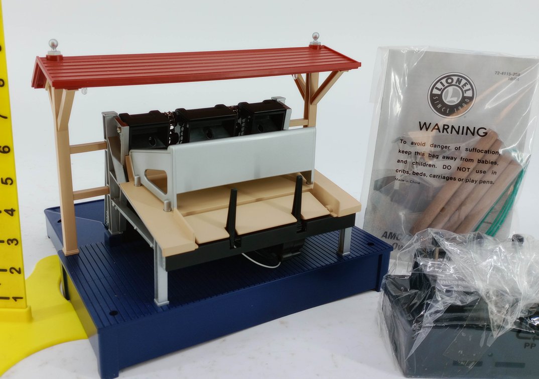 LIONEL O GAUGE AMC/ABC OPERATING FREIGHT LOADER WITH RED ROOF, CONTROLLER & MANUAL  INV 263390187