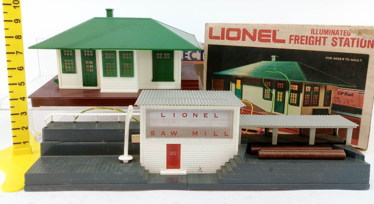 2 LIONEL O GAUGE ILLUMINATED FREIGHT STATION & OPERATING SAW MILL, 2 OBS  INV 263390186