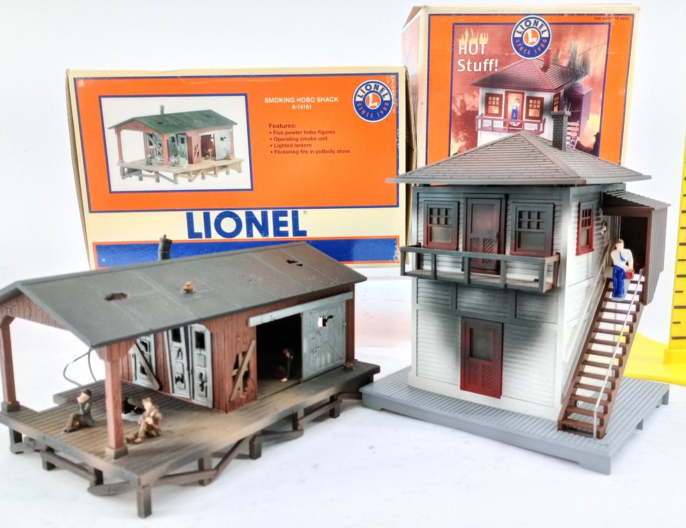 2 LIONEL O GAUGE 6-14161 SMOKING HOBO SHACK & 6-14104 BURNING SWITCH TOWER, 2 OBS  INV 263390190