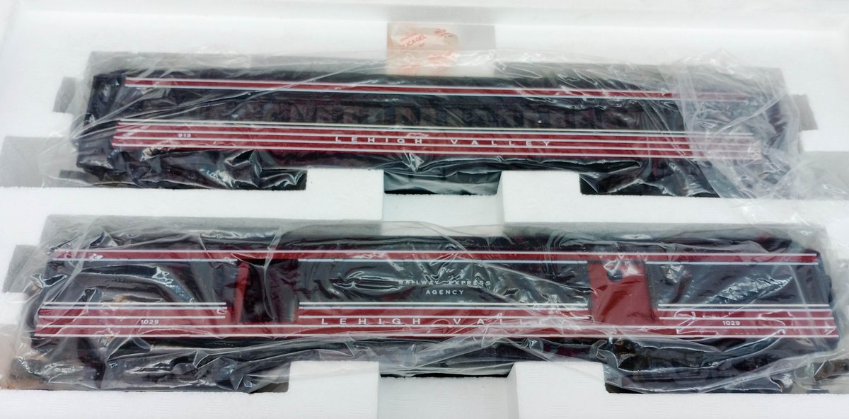 2 MTH ELECTRIC TRAINS O GAUGE LEHIGH VALLEY PASSENGER & RAILWAY EXPRESS AGENCY CARS, OB  INV 263390230