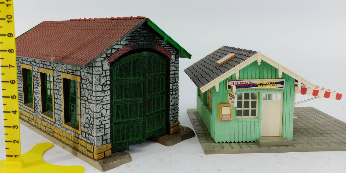 2 POLA LGB G GAUGE BUILDINGS, STONE ENGINE HOUSE & JULIEN'S HOT DOGS HAMBURGERS STAND  INV 263390250