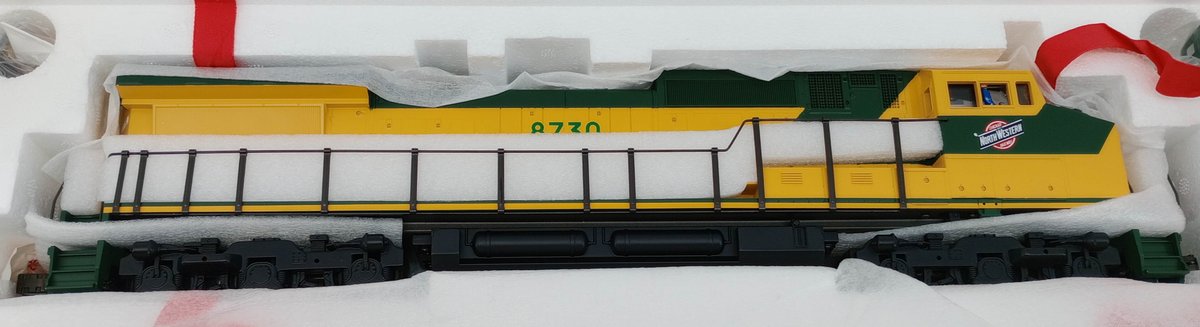 MTH O GAUGE CHICAGO & NORTH WESTERN 8730 DIESEL LOCOMOTIVE, OB  INV 263390314