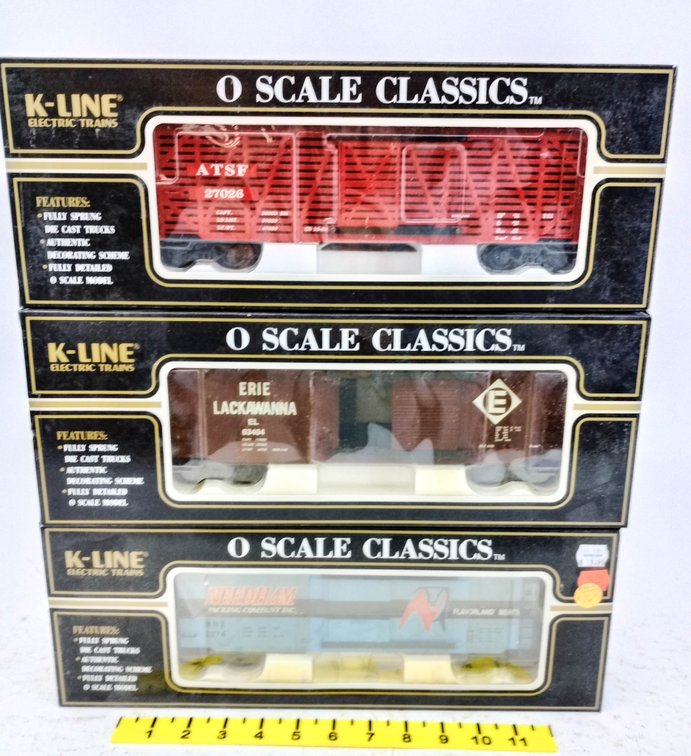 3 K-LINE O SCALE CLASSIC ATSF STOCK CAR, ERIE LACKAWANNA BOXCAR & NEEDHAM REEFER, 3 OBS  INV 263390355