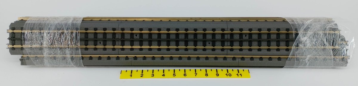 ASSORTED O GAUGE 3-RAIL STRAIGHT TRACK SECTIONS  INV 263390371