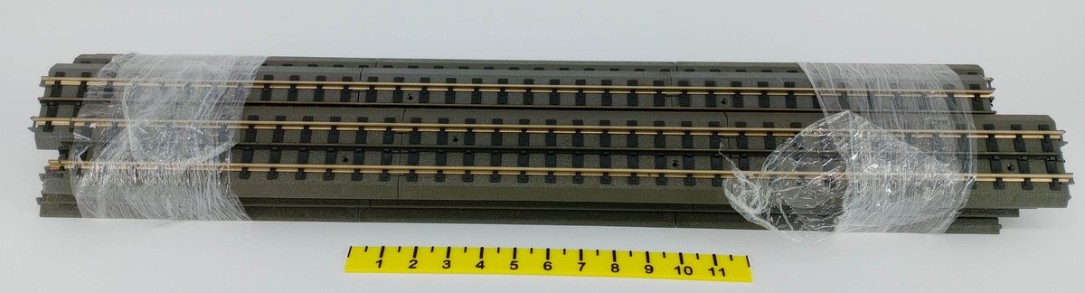 ASSORTED O GAUGE STRAIGHT TRACK SECTIONS  INV 263390372