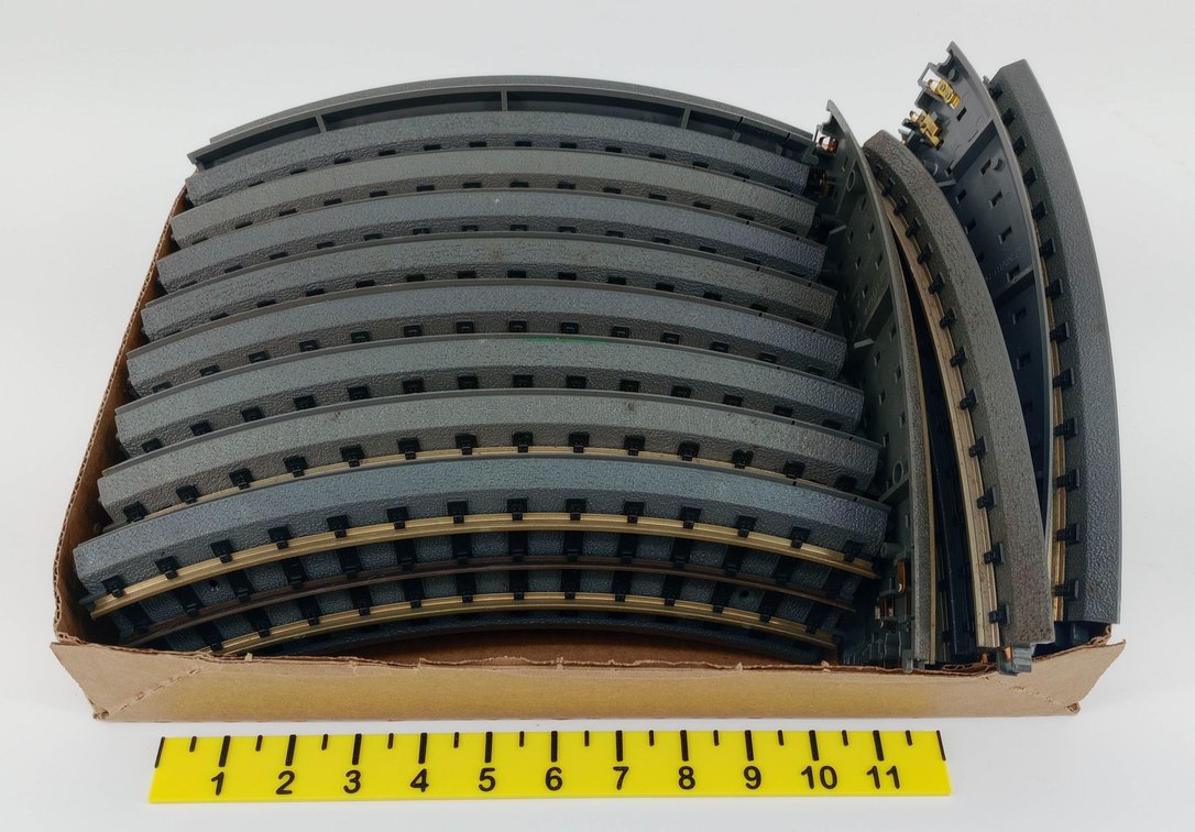 ASSORTED O GAUGE 3-RAIL CURVED TRACK SECTIONS  INV 263390373