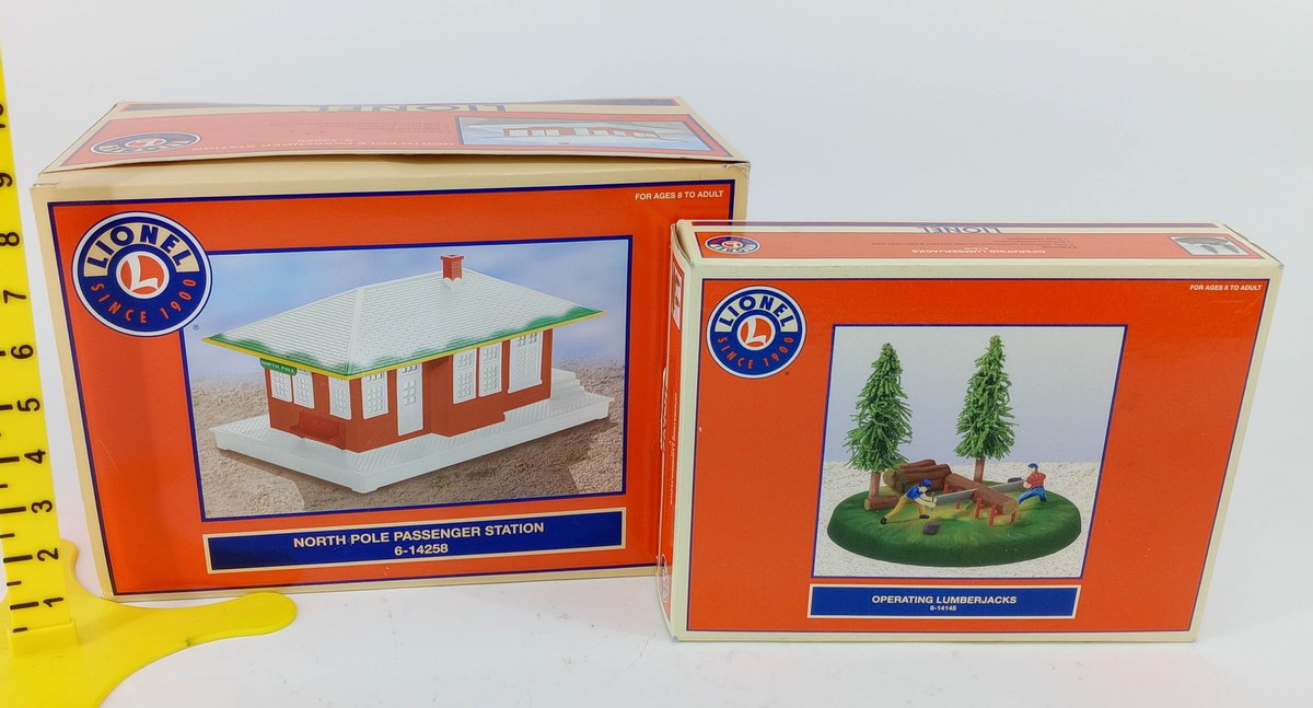 2 LIONEL O GAUGE 6-14258 NORTH POLE PASSENGER STATION & 6-14145 OPERATING LUMBERJACKS, 2 OBS  INV 263390401