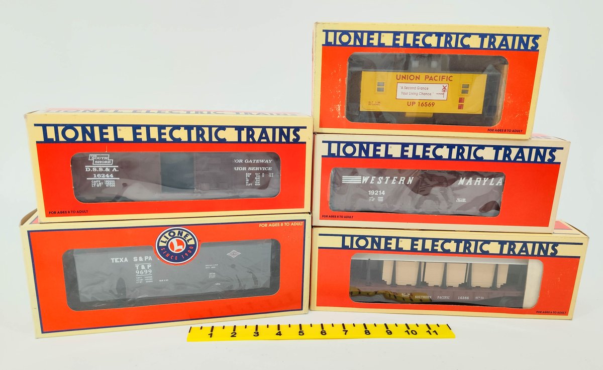 5 LIONEL O GAUGE FREIGHT CARS & CABOOSE UP, WESTERN MARYLAND, SP, T&P, DSS&A, 5 OBS  INV 263390416