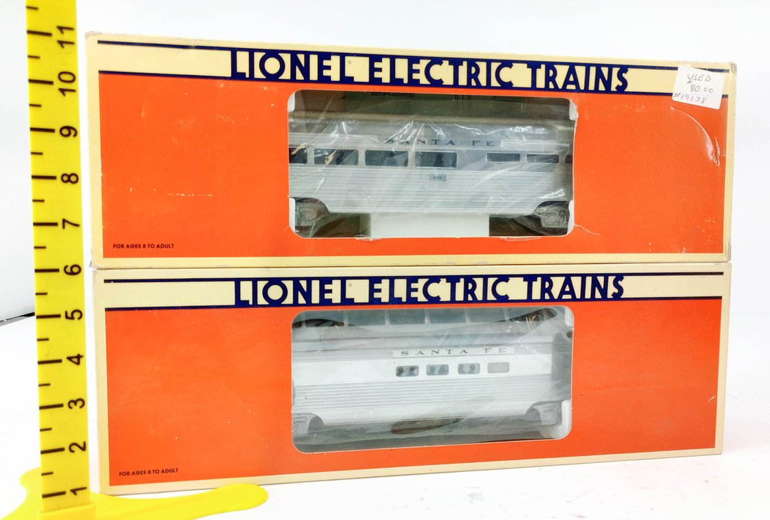 2 LIONEL O GAUGE 6-19128 & 6-19138 SANTA FE ALUMINUM DOME & DUPLEX ROOMETTE CARS, 2 OBS  INV 263390466