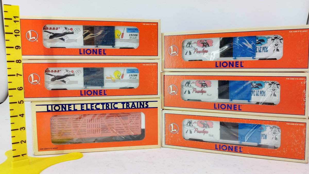 6 LIONEL O GAUGE WARNER BROS LOONEY TUNES BOXCARS & STOCK CAR, 6 OBS  INV 263390470