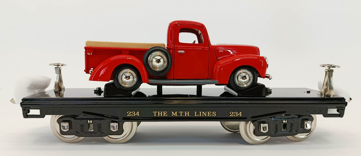 MTH 10-1149 234 STANDARD GAUGE FLAT CAR W/ RED FORD PICK-UP TRUCK, OB  INV 263410021