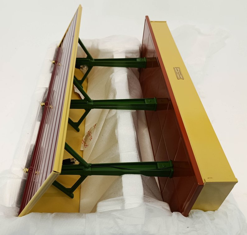 MTH TINPLATE TRADITIONS 10-1057 NO 155 FREIGHT SHED, CREAM BASE W/ MAROON ROOF, STD GAUGE, OB  INV 263410043