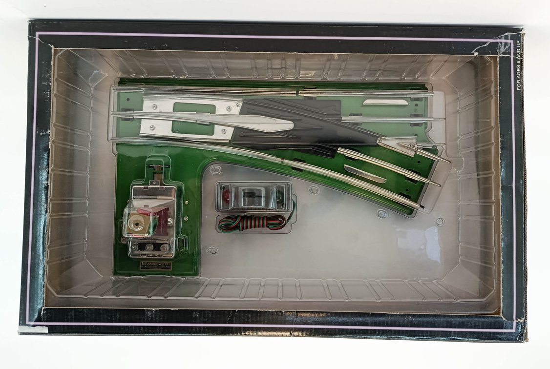 MTH TINPLATE TRADITIONS 10-4003 STANDARD GAUGE WIDE RADIUS RIGHT SWITCH, OB  INV 263410083