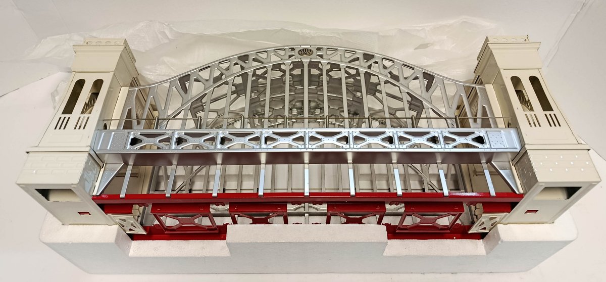 MTH 10-1016 TINPLATE TRADITIONS HELLGATE BRIDGE, WHITE & RED, STD GAUGE, OB  INV 263410109