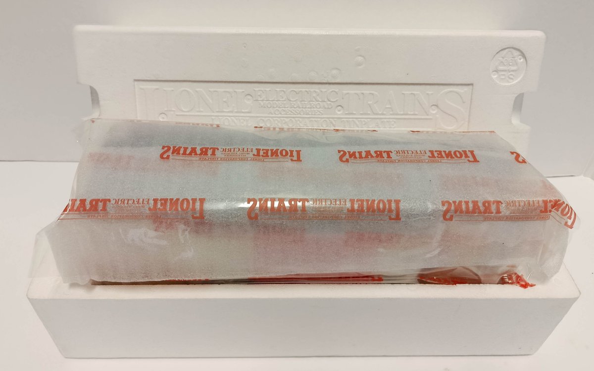 LIONEL 11-30133 NO. 214 STANDARD GAUGE BOX CAR, OB  INV 263410269