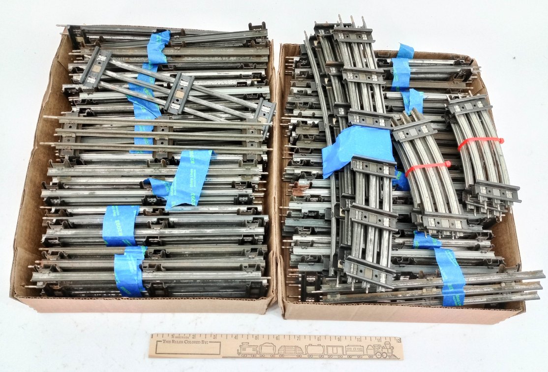 ASSORTED O GAUGE 3-RAIL STRAIGHT & CURVED TRACK SECTIONS WITH SWITCH  INV 260390049