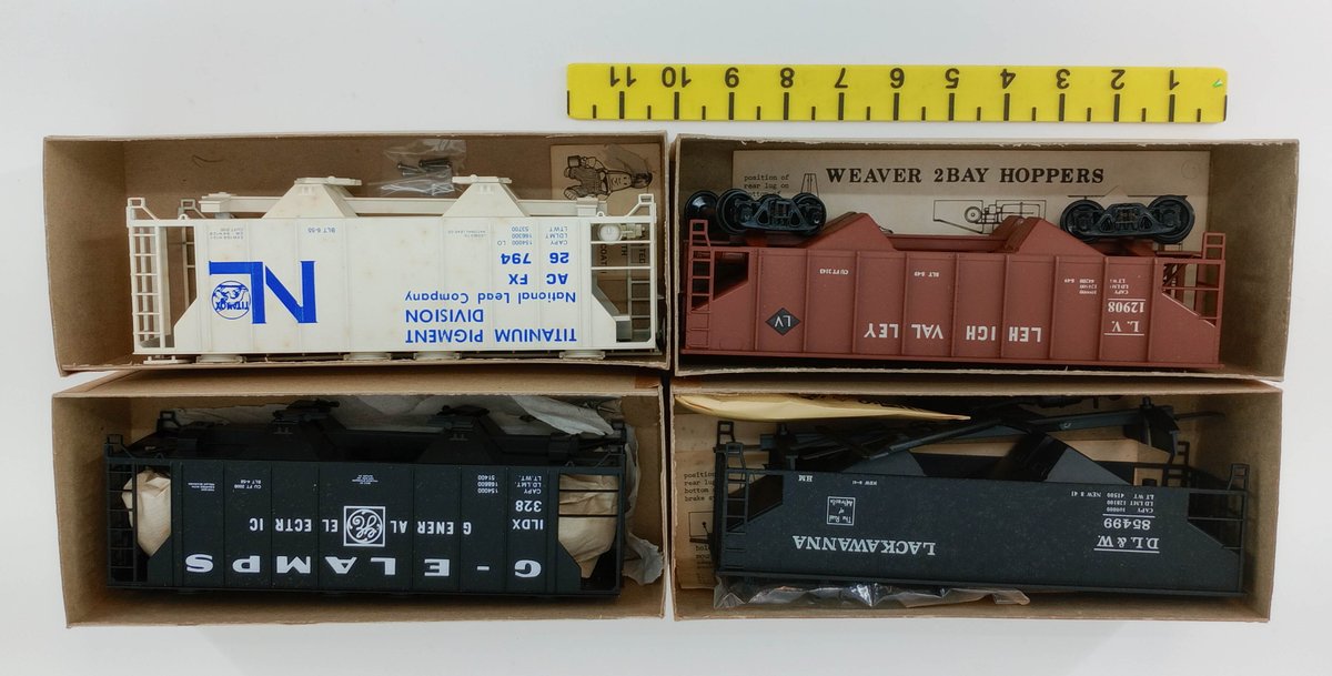 4 WEAVER O GAUGE HOPPERS LEHIGH VALLEY, DL&W, GE, NATIONAL LEAD, 4 OBS NNC  INV 262330105
