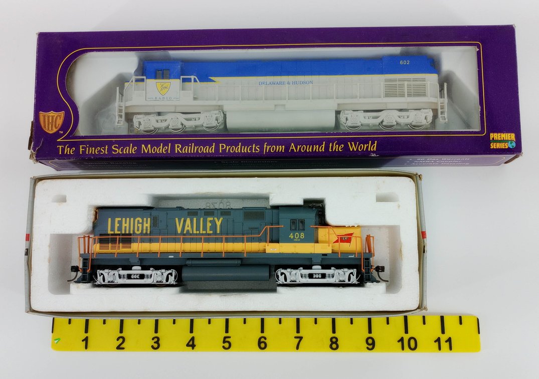 2 HO SCALE DIESEL LOCOMOTIVES MRC/LIMA ALCO C420 LEHIGH VALLEY & IHC C-628 D&H, 2 OBS  INV 262330102