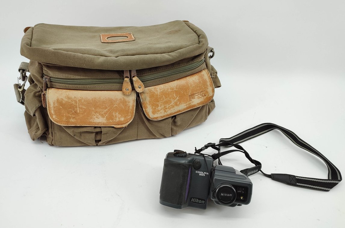 CAMERA NIKON COOLPIX 995 DIGITAL CAMERA & CAMERA BAG BY FELISI  INV 262380533